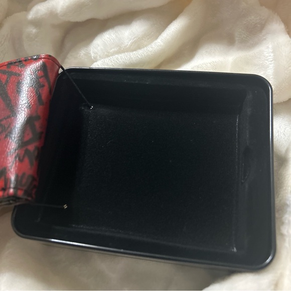 A Nightmare on Elm street Freddy Krueger  horror wallet w/collectors tin case - Picture 6 of 9